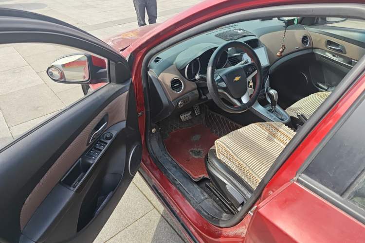 Used Chevrolet Cruze 2013 Hatchback 1.6L Automatic Luxury Model
