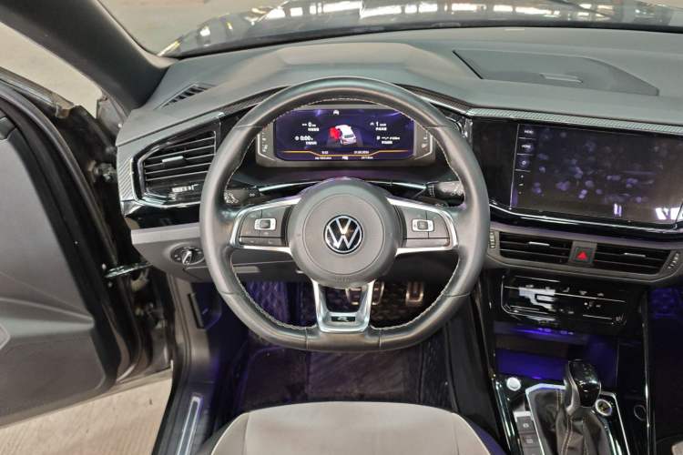 Used Volkswagen Tayron 2021 380TSI All-Wheel Drive R-Line Connected Version Steering Wheel