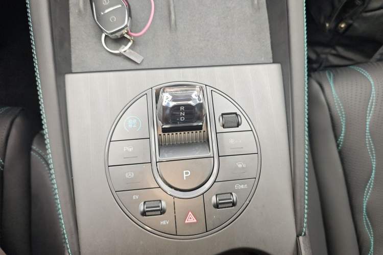 Used BYD Seal 06 New Energy 2025 DM-i Intelligent Drive 120KM Flagship Model Gear Lever