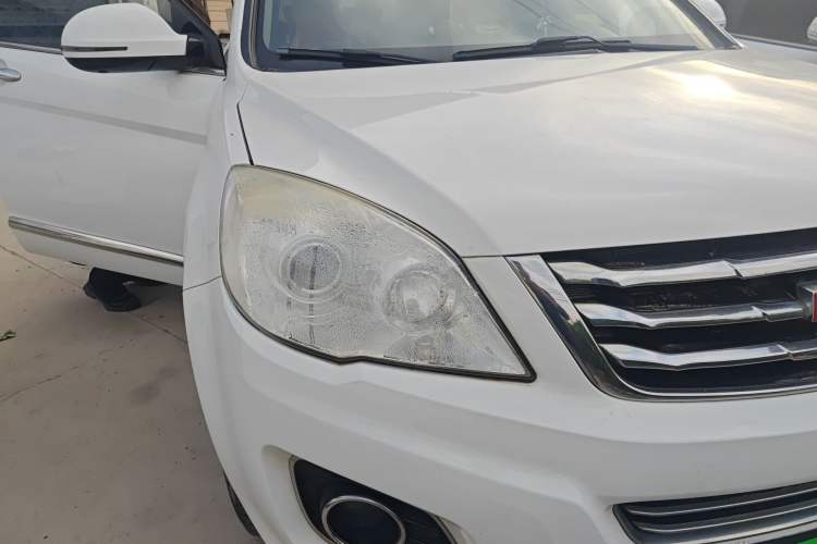 Used Haval H6 2015 Upgraded Model 1.5T Manual Two-Wheel Drive Elite Version Right Front Headlight