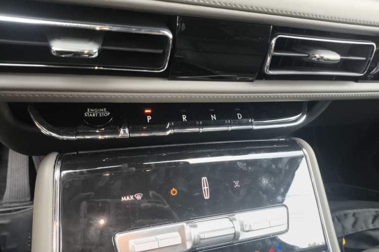 Used Lincoln Aviator 2024 3.0T V6 All-Wheel-Drive Luxury Edition Six Seats