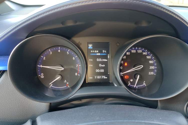 Used Toyota IZOA 2018 2.0L Yichi Version China VI Standard
