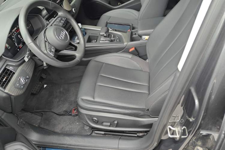 Used Audi A4L 2022 40 TFSI Stylish and Elegant Edition Left Front Seat