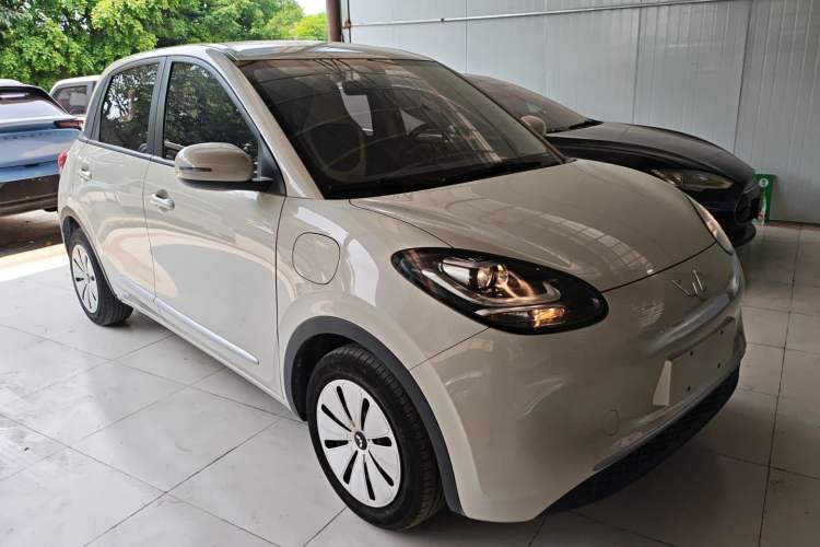Used Wuling Bingo 2023 203km Light Edition Front Right 45 Deg