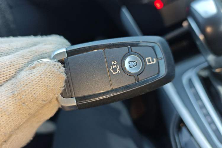 Used Ford Edge 2018 Facelifted EcoBoost 245 Two-Wheel-Drive Platinum Edition 5 Seats China V Emission Standard