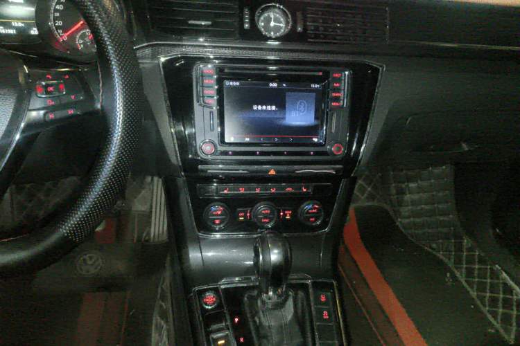 Used Volkswagen Passat 2016 330TSI DSG Prestige Edition Audio And AC Panel