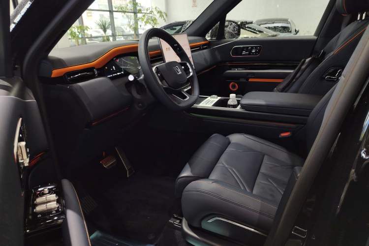 Used Zeekr 9X 2025 Moon Black Edition 70kWh
