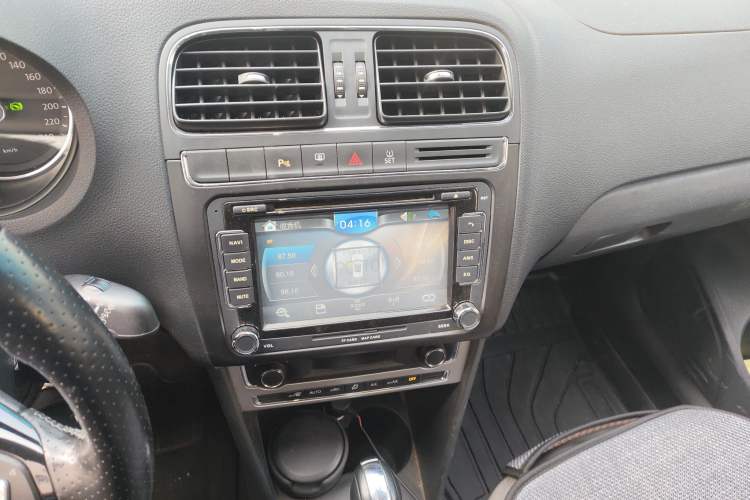 Used Volkswagen Polo 2014 1.6L Cross Polo Automatic