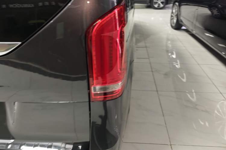 Used Mercedes-Benz V-Class 2021 V 260 L Long-wheelbase Luxury Edition
