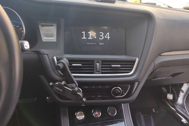 Used Zotye T600 2016 Sport Edition 2.0T DCT Luxury Model Audio And AC Panel