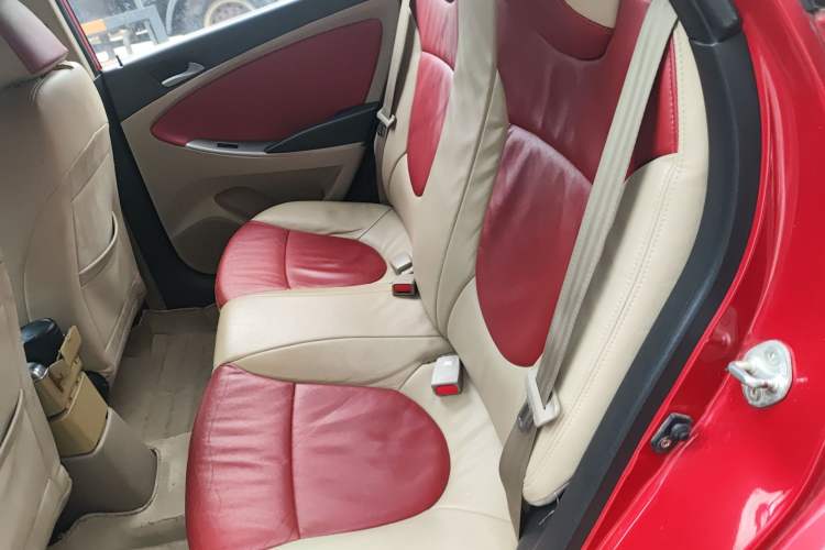 Used Hyundai Verna (older generation) 2014 1.4L Manual Smart GLS Trim
