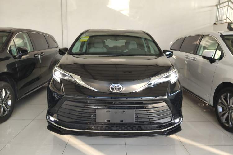 Used Toyota Sienna 2026 Model 2.5L Dual-Engine Two-Wheel-Drive Comfort Edition