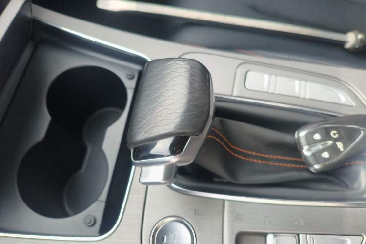 Used CHANGAN OSHAN X7 2020 1.5T Automatic Flagship Edition Gear Lever