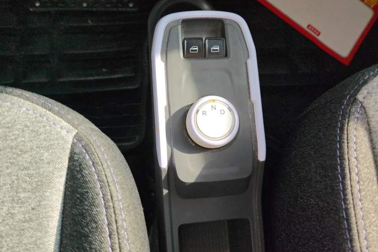 Used Chery QQ Ice Cream 2022 170km Sundae Phosphate Lithium-Ion