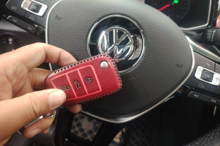 Used Volkswagen T-ROC 2019 280TSI DSG Two-Wheel Drive Comfort Version China VI Standard Vehicle Key