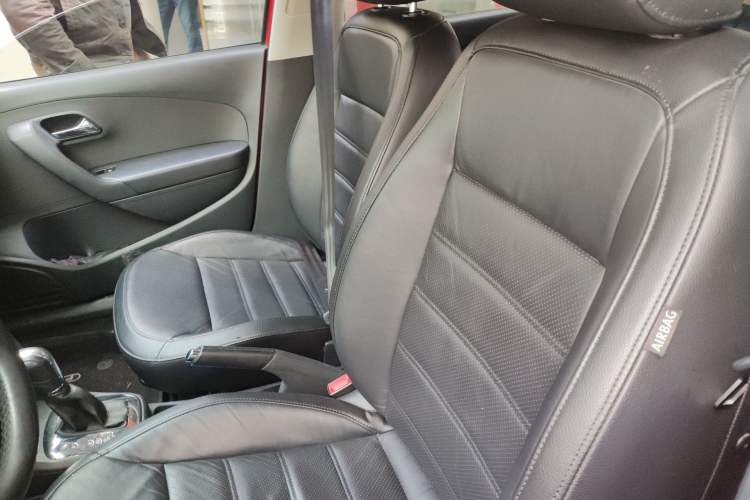 Used Volkswagen Polo 2013 1.6L Automatic Luxury Edition
