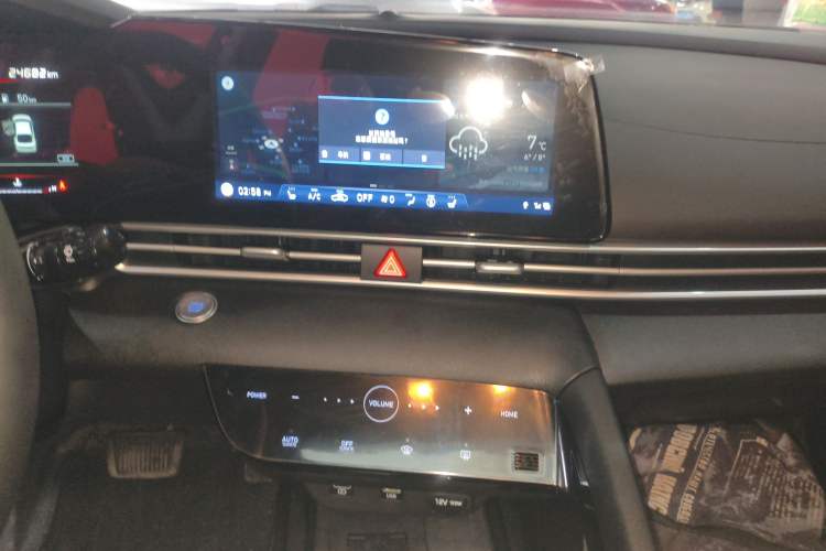 Used Hyundai Elantra 2022 1.5L CVT LUX Prestige Edition Audio And AC Panel