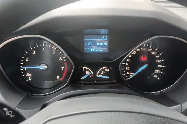 Used Ford Focus 2015 Hatchback 1.6L Manual Fashion Edition
