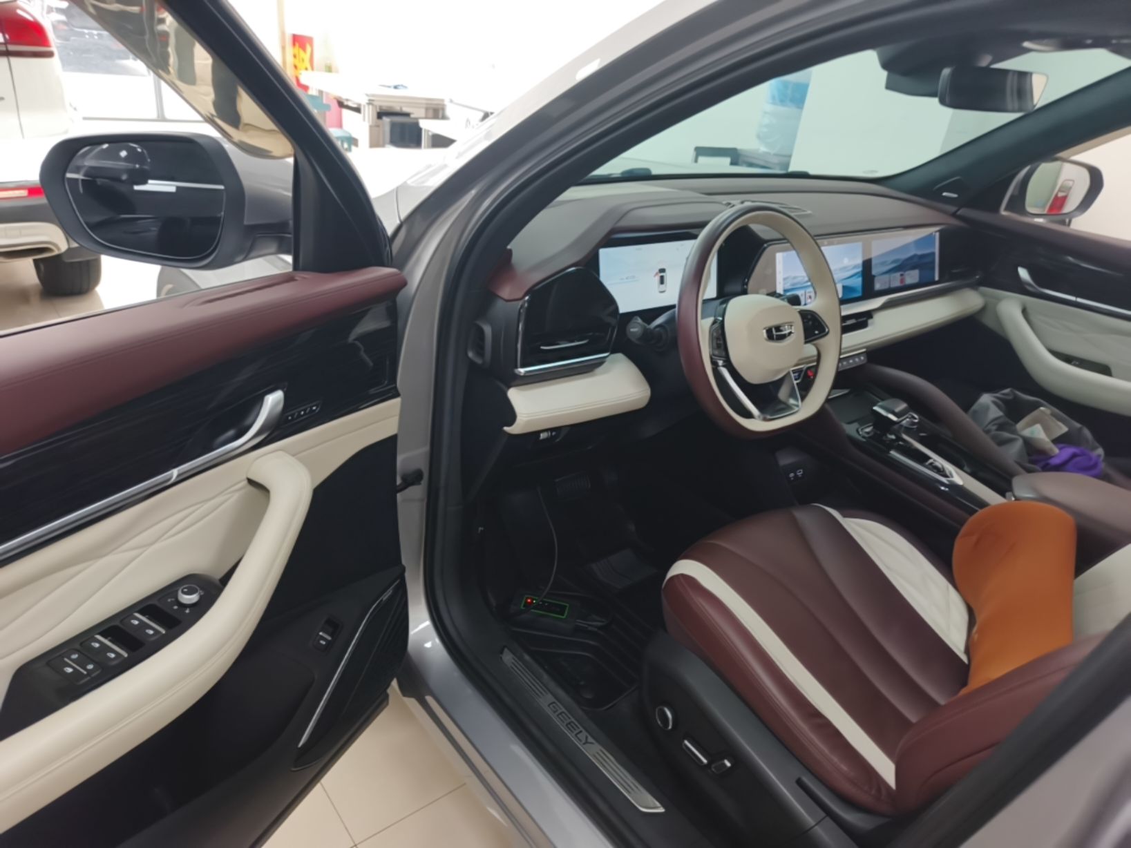 Geely Auto Monjaro L 2021 2.0TD DCT EVO Two-Wheel Drive Smart Luxury Version — снимка 18