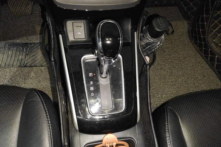 Used Nissan Sylphy 2019 1.6XV CVT Smart Connect Luxury Edition China V Standard Gear Lever