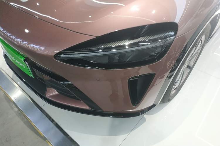 Used Xiaomi Auto YU7 2025 Ultra-Long Range High-Performance All-Wheel-Drive Max Edition Left Front Headlight