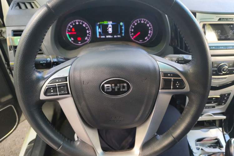 Used BYD e5 2016 300 Luxury Edition
