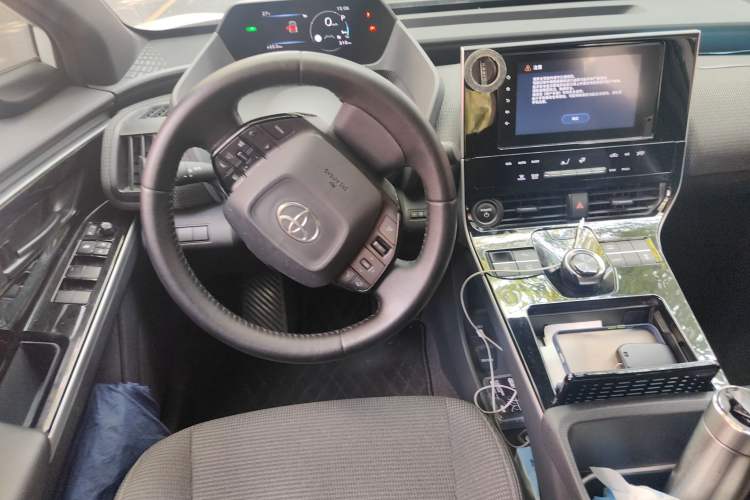 Used Toyota FAW bZ4X 2022 Two-Wheel-Drive Long-Range JOY Edition
