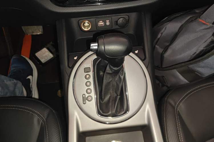 Used Kia Sportage R 2016 2.0L Automatic Two-Wheel Drive DLX Gear Lever