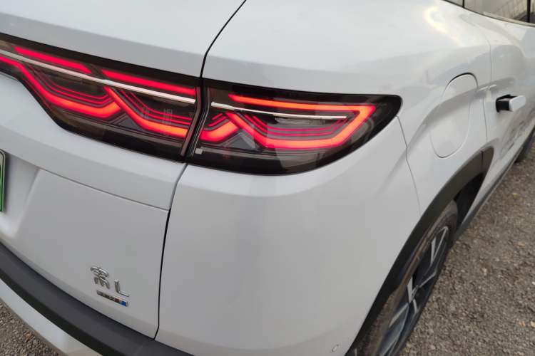 Used BYD Song L DM-i 2025 Intelligent Driving Version 160 km Beyond-Range Type