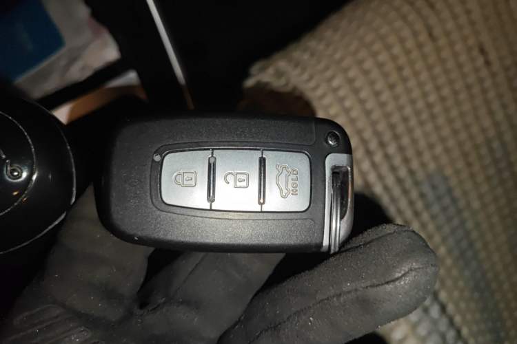 Used Hyundai Elantra (5th Generation / Langdong) 2012 1.6L Manual Leading Model Vehicle Key