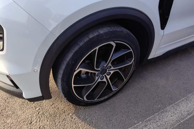 Used Lynk & Co 05 2020 2.0TD Two-Wheel Drive Shine Halo