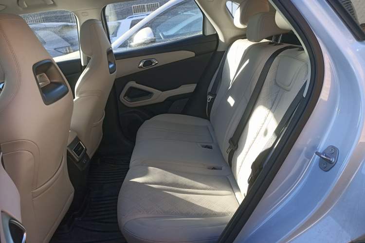 Used BYD Yuan UP 2025 Intelligent Driving Version 401 km Beyond-Range Edition