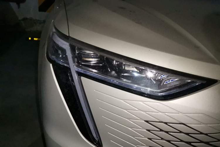 Used Haval Fierce Dragon Max 2023 1.5L Hi4 105 Four-Wheel Drive Elite Edition Right Front Headlight