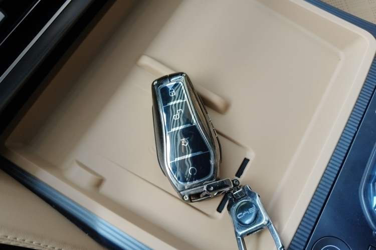 Used BYD Song L DM-i 2024 112 km Leading Edition
