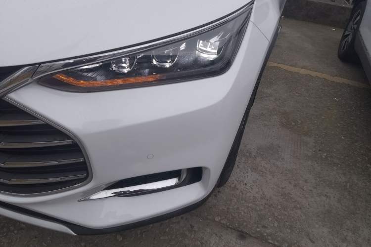 Used BYD Tang 2019 2.0T Automatic SmartConnect Luxury Edition 5 Seats China VI Standard