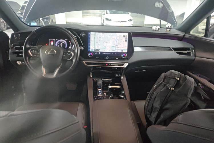 Used Lexus RX 2023 350h Two-Wheel Drive Comfort Edition Center Console