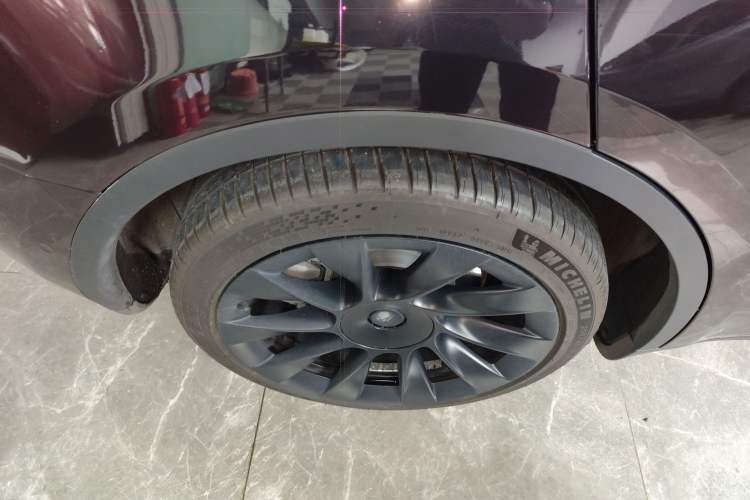 Used Tesla Model Y 2022 Long-Range All-Wheel-Drive Version
