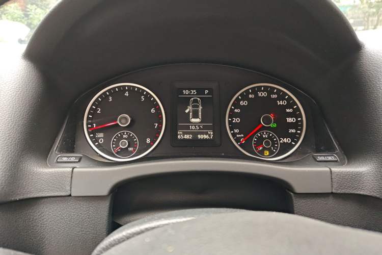 Used Volkswagen Tiguan 2016 280TSI Automatic Two-Wheel-Drive Silk Road Style Edition Instrument Cluster