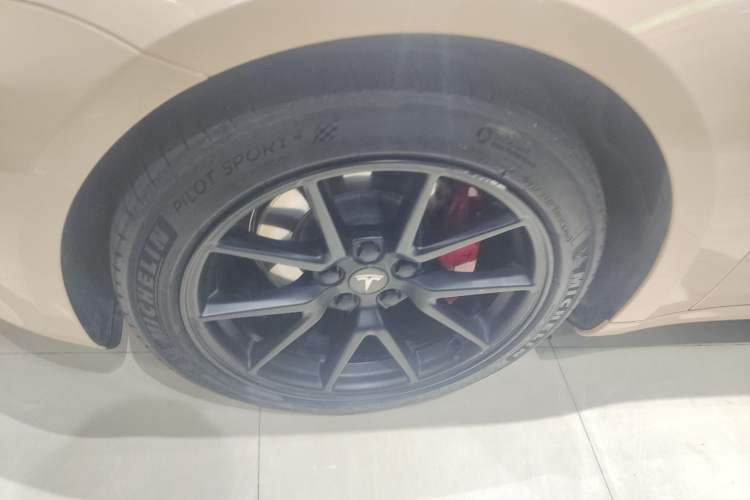 Used Tesla Model 3 2021 Standard Range Rear-Wheel Drive Upgraded Version 3D6 Left Front Wheel Hub