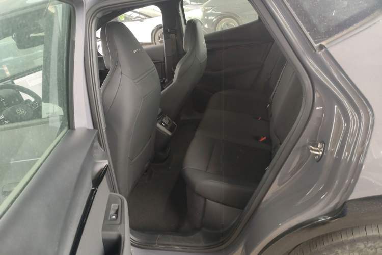 Used Volkswagen ID.UNYX 2024 Pro Long-Range Version Left Rear Seat