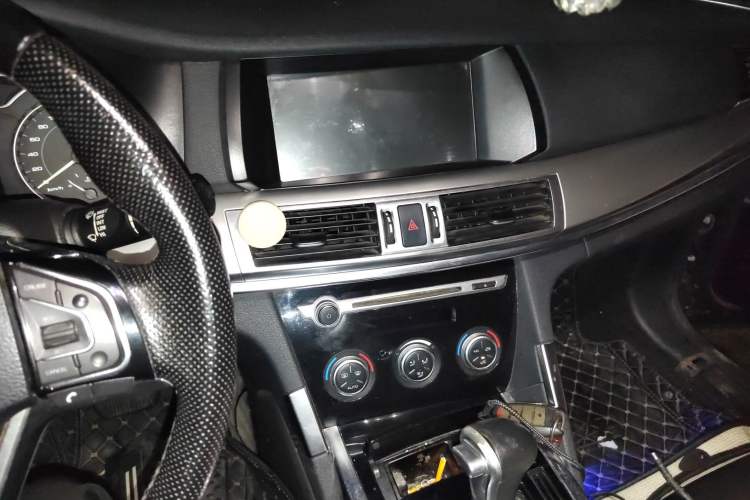 Used Haval H7 2016 Blue-Label H7 2.0T Automatic Elite Model Audio And AC Panel