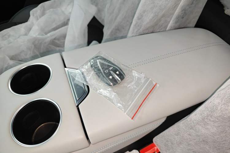 Used Changan UNI-Z New Energy 2025 Model, Smart New Blue Whale 125km Battleship+ Version
