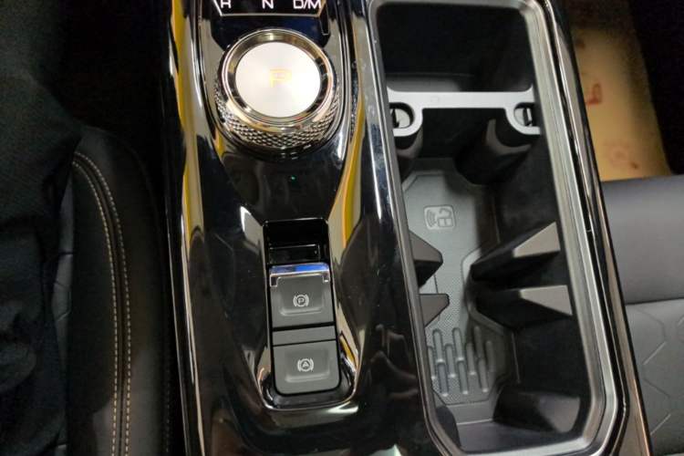 Used Haval DARGO 2022 2.0T DCT Two-Wheel Drive Huazhong Hound Edition
