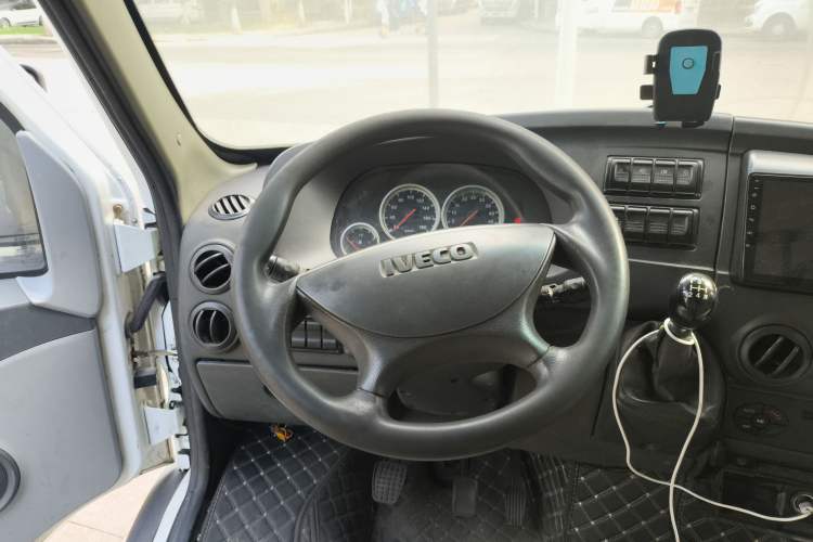 Used Iveco Power Daily 2013 2.8T-A32 All-Round Edition