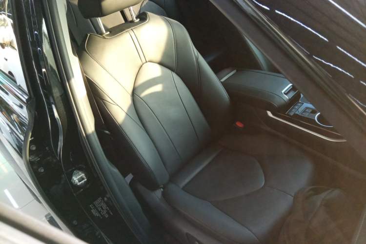 Used Toyota Highlander 2022 Dual-Engine 2.5L Four-Wheel Drive Prestige Version 7 Seats
