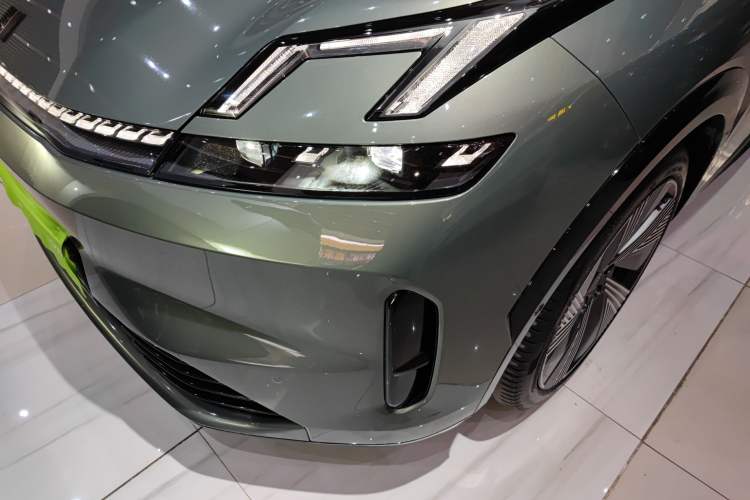 Used Lynk & Co 08 EM-P 2023 220 km Limited-Time Edition
