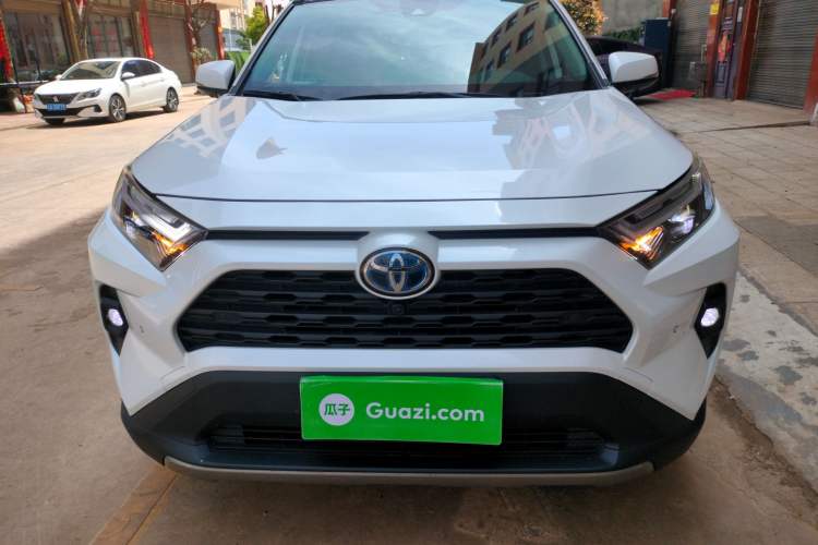 Used Toyota RAV4 2024 Dual-Motor 2.5L E-CVT Two-Wheel Drive Elite Plus Edition
