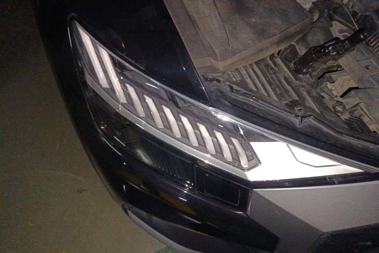 Used Audi Q8 2021 55 TFSI Prestige Dynamic Edition Right Front Headlight