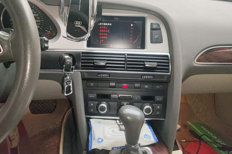 Used Audi A6L 2011 2.0 TFSI Automatic Standard Edition Audio And AC Panel