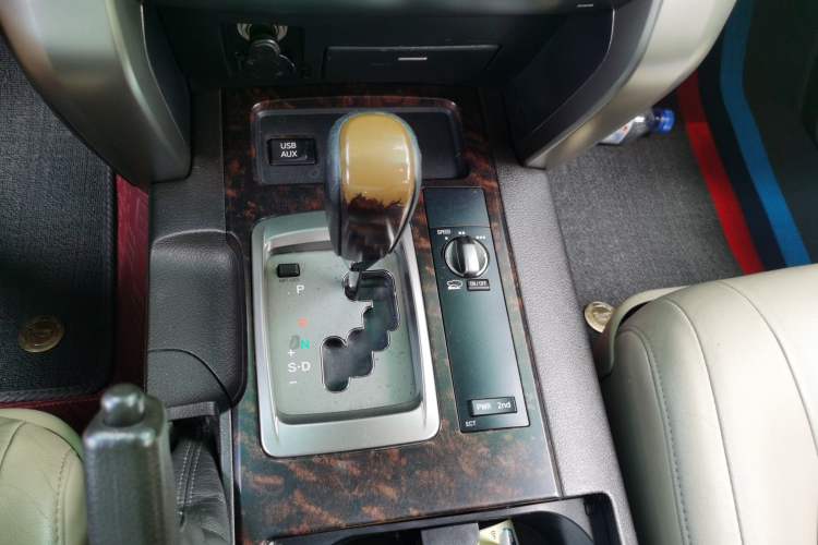 Used Toyota Land Cruiser 2010 4.7L Automatic VX
